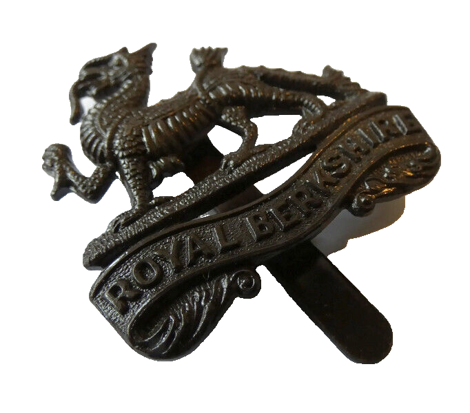Royal Berkshire Regiment British Army Cap Badge Slider Blackened Metal 4 x 4 cm